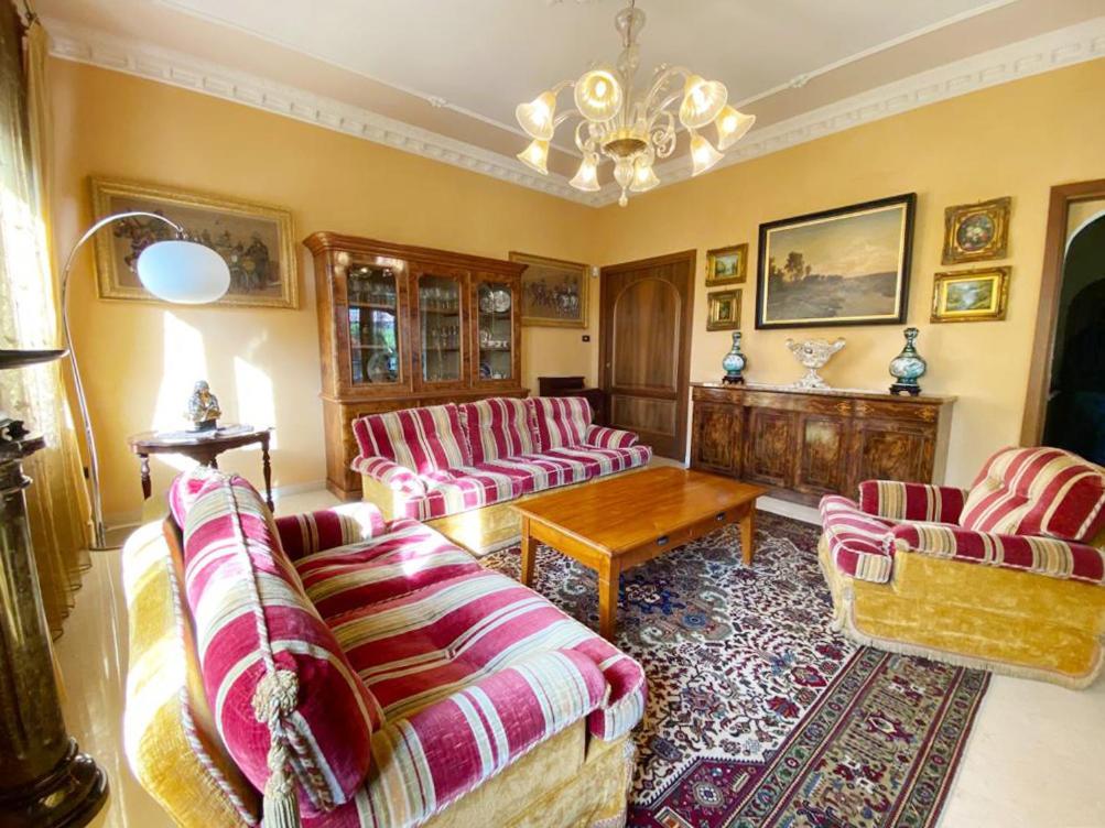 Private Luxury Villa With Pool Moniga del Garda Екстериор снимка