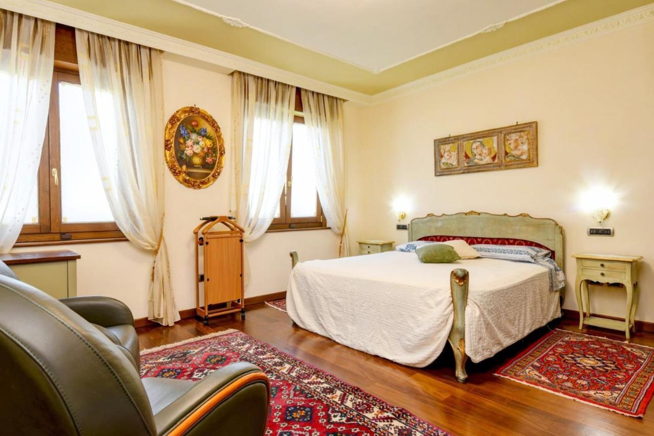 Private Luxury Villa With Pool Moniga del Garda Екстериор снимка